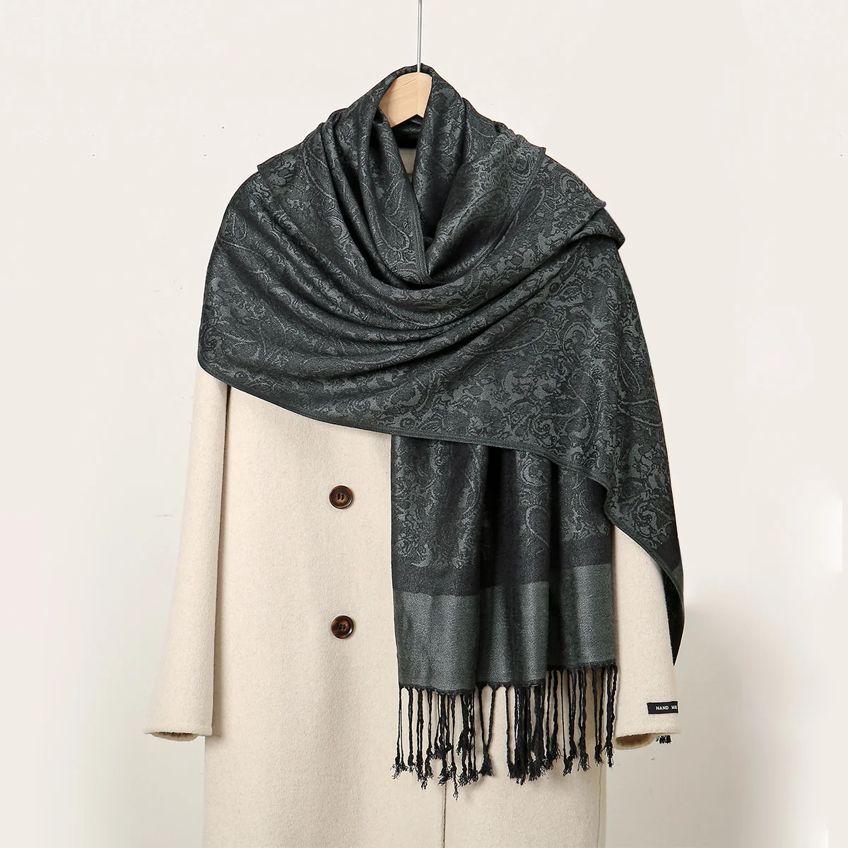 Coperta con nappe Jacquard in stile etnico Paisley spessa Pashmina inverno caldo scialle avvolgere sciarpa in Cashmere donna fazzoletto da collo