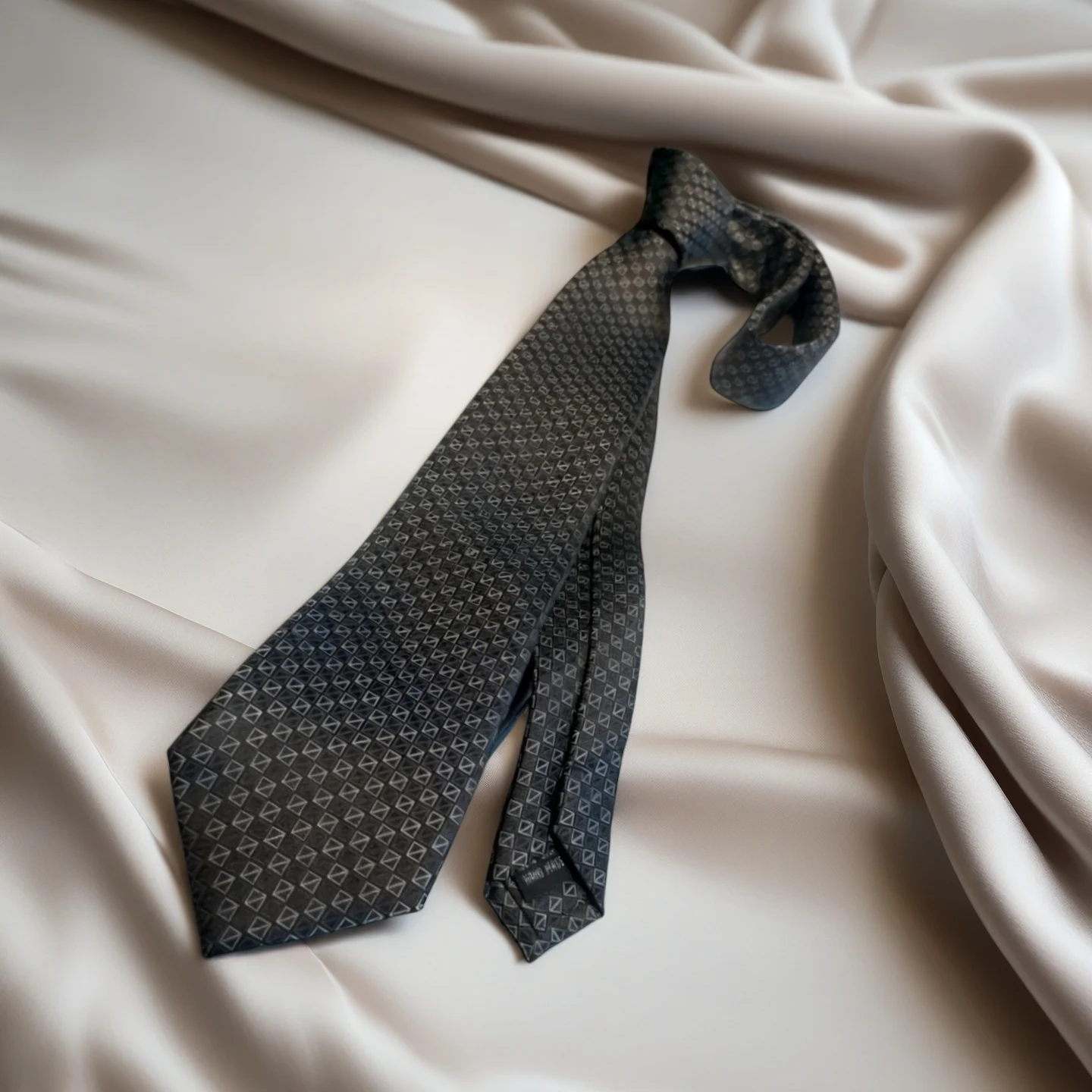 Holiday Gift Handmade Men's Neck Ties Luxury Brand 100% Top Grade Twill Silk Soft Skin-friendly CD Style Business Formal Bow Tie