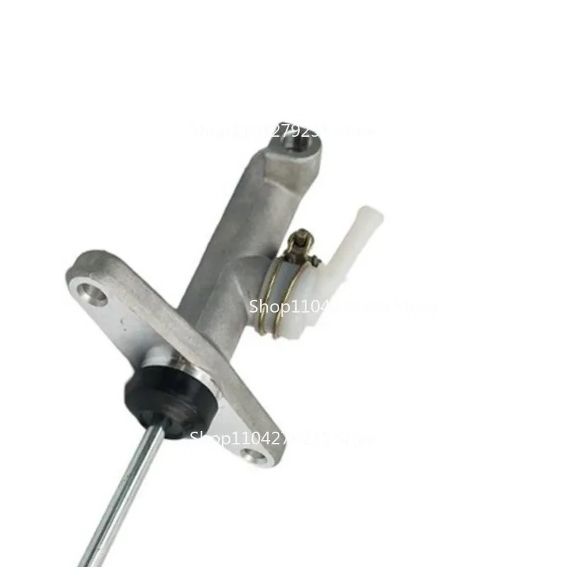 

Suitable for 8-98117-639-0 8-98117-639-28-98117-644-2 Isuzu Parts Clutch Master Cylinder