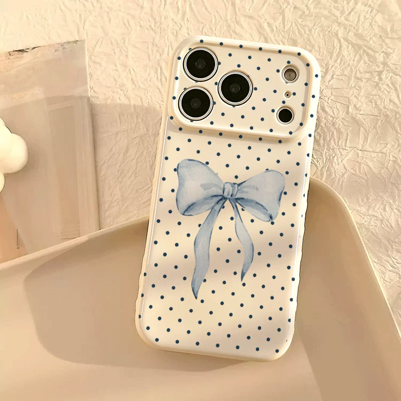 Silikon-Handyhülle mit Blauen Tupfen und Schleife für iPhone 16 Pro Max 15 17 14 Pro Max 13 12 Pro Max 11, Stoßfeste Kamera-Schutzhülle