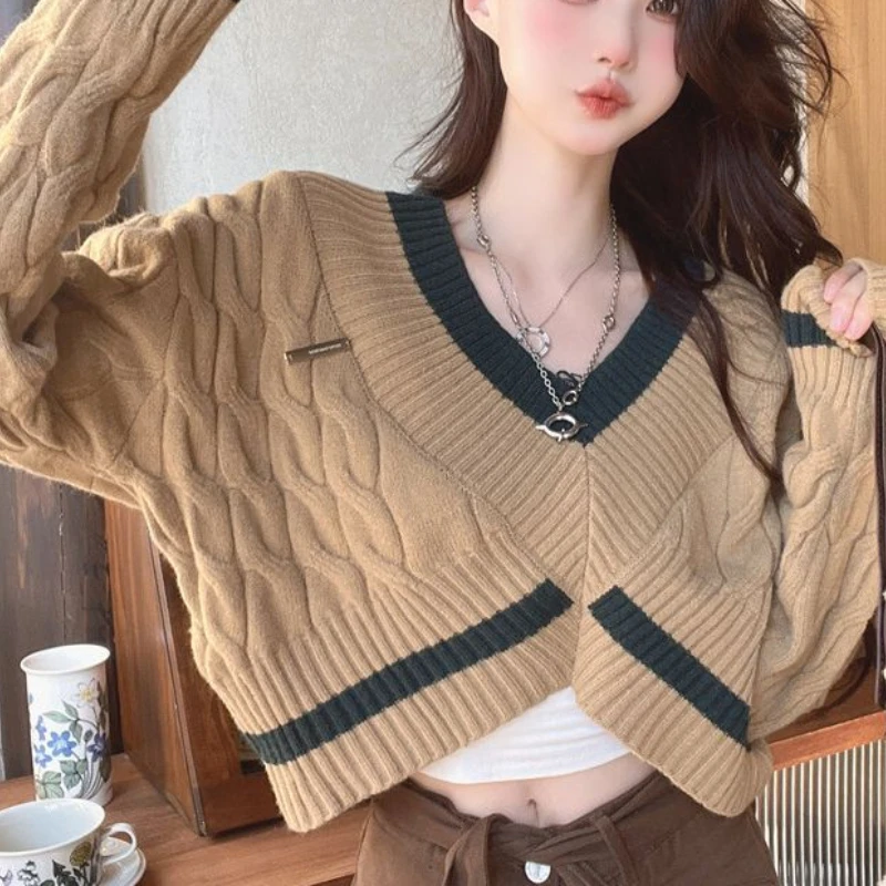 Maglione sexy per ragazza calda vento pigro maglione spesso T-shirt con scollo a V camicia di colore a contrasto autunno e inverno dolce abito da donna