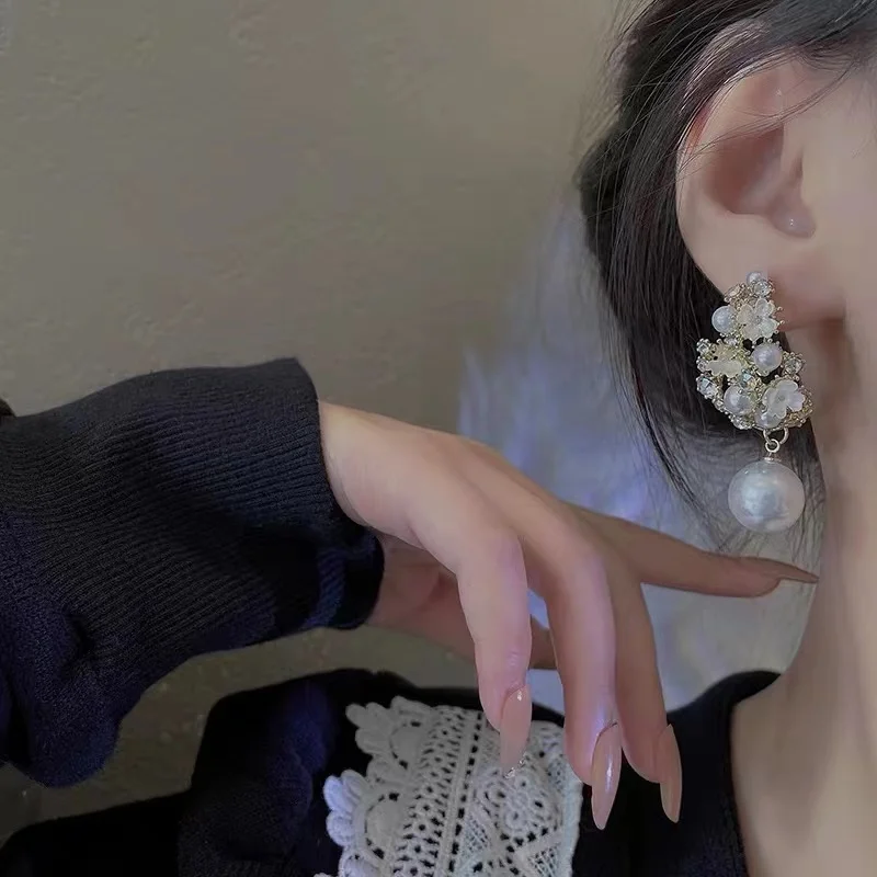 Fashion Trend 925 Silver Needle Elegant Delicate Pearl Inlaid Rhinestone Flower Earrings Female Jewelry Party Gift Wholesale