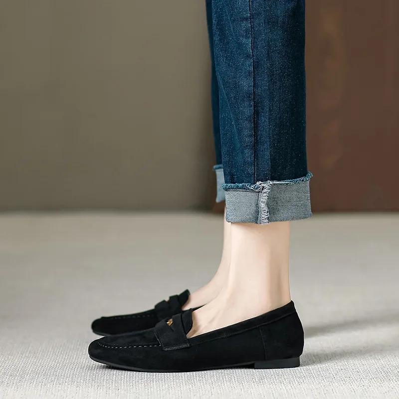 صنادل ماري سوداء صغيرة من Miu، أحذية بدون كعب سميكة من الجلد على الطراز البريطاني، أحذية مسطحة للنساء من الصين