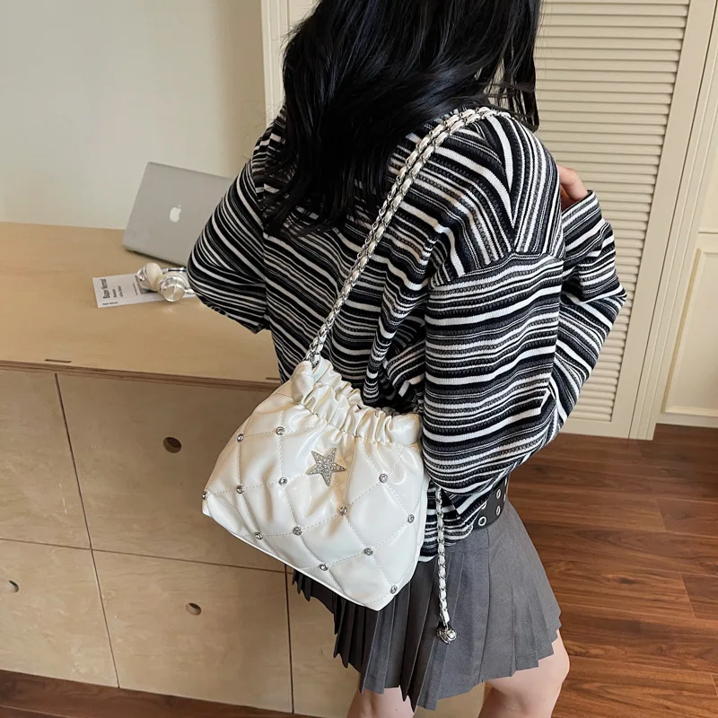 Винтажная женская сумка-мешок A/W 2025 года, многосторонняя сумка через плечо из натуральной кожи большой вместимости, шикарная рабочая сумка в стиле ретро