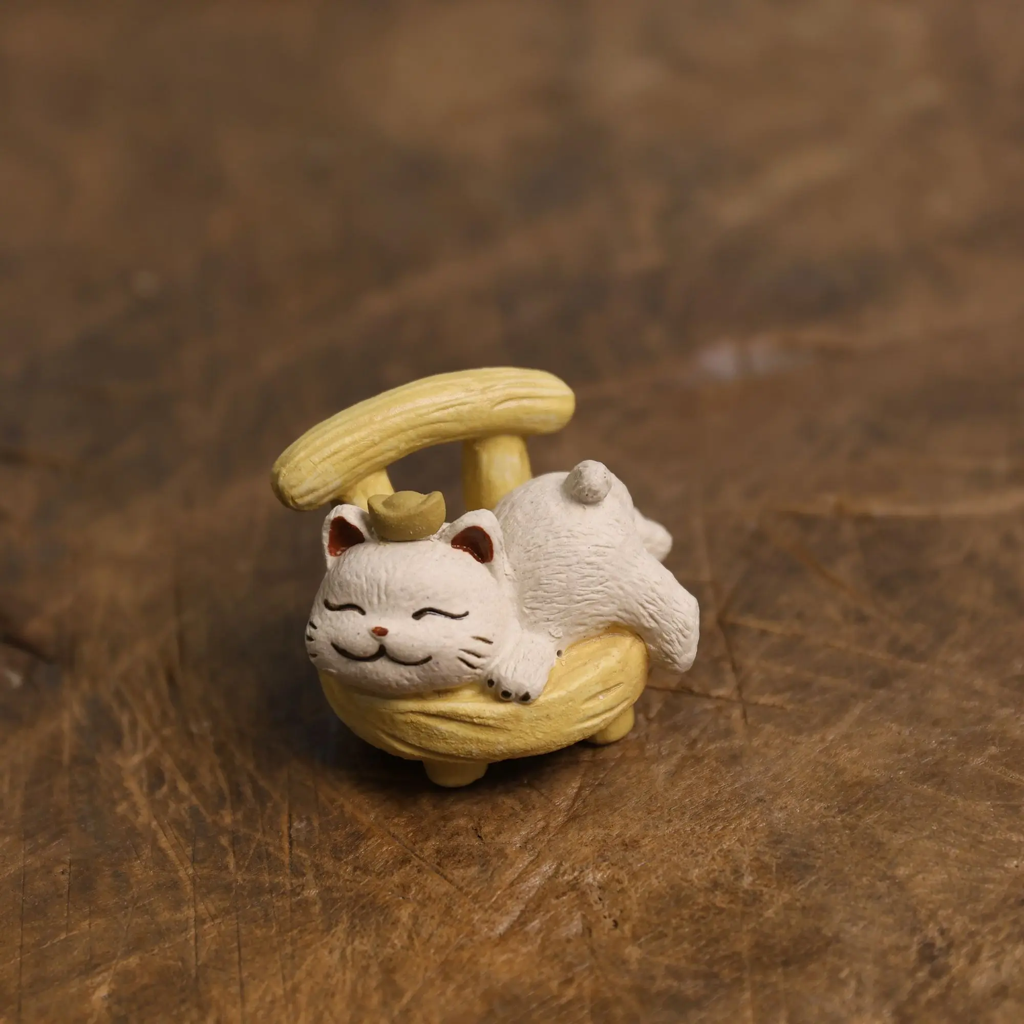 

Yixing Zisha Pet Worry-Free Reclining Fortune Cat Handmade New Desktop Tea Set Ornament Decorative And Pet-Friendly