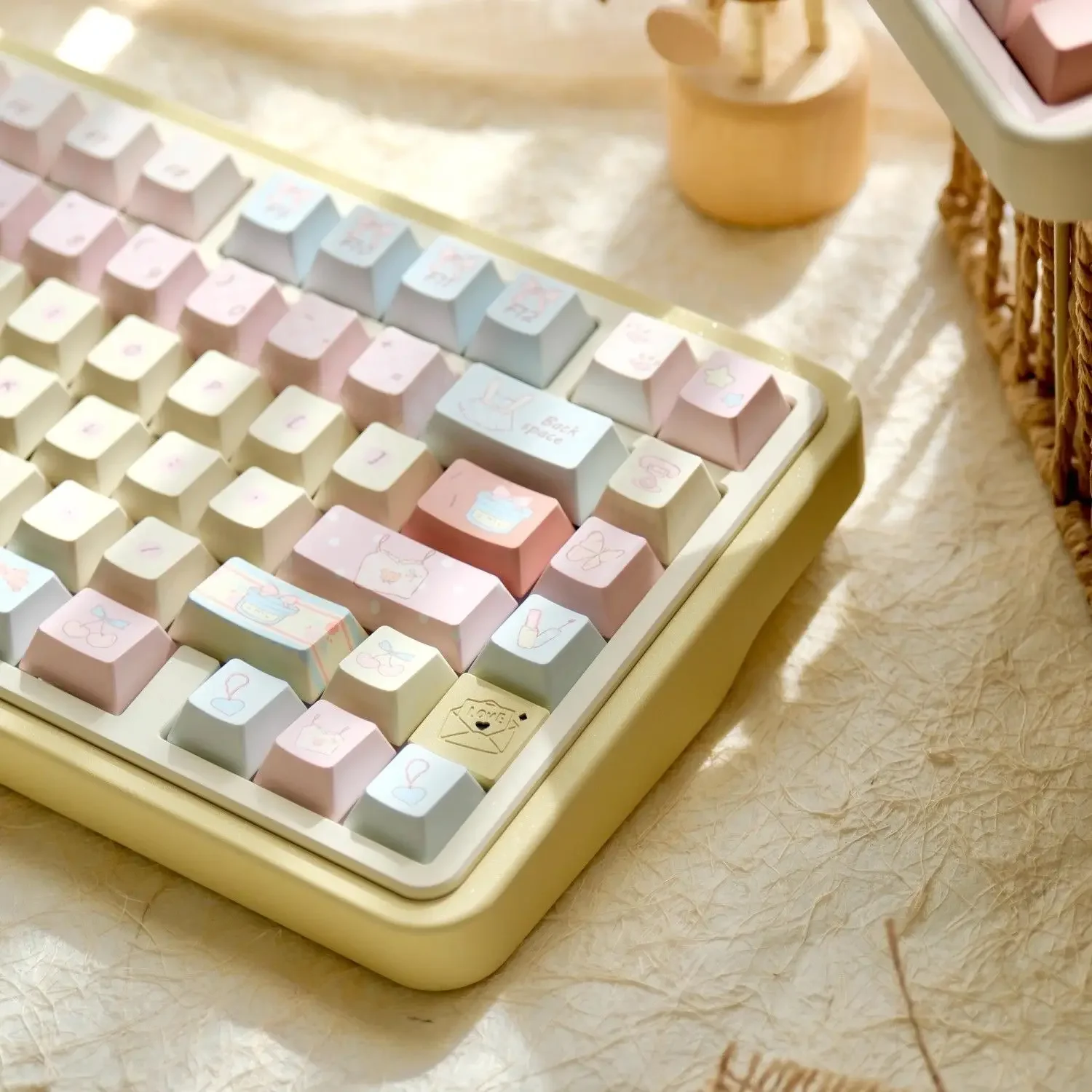 

Romantic to death keycap original height PBT material sublimation high value personality cartoon keycap