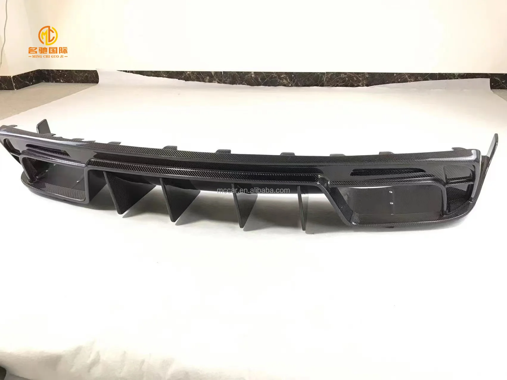 The rear diffuser of automobile bumper is suitable for Chevrolet Camaro diffuser