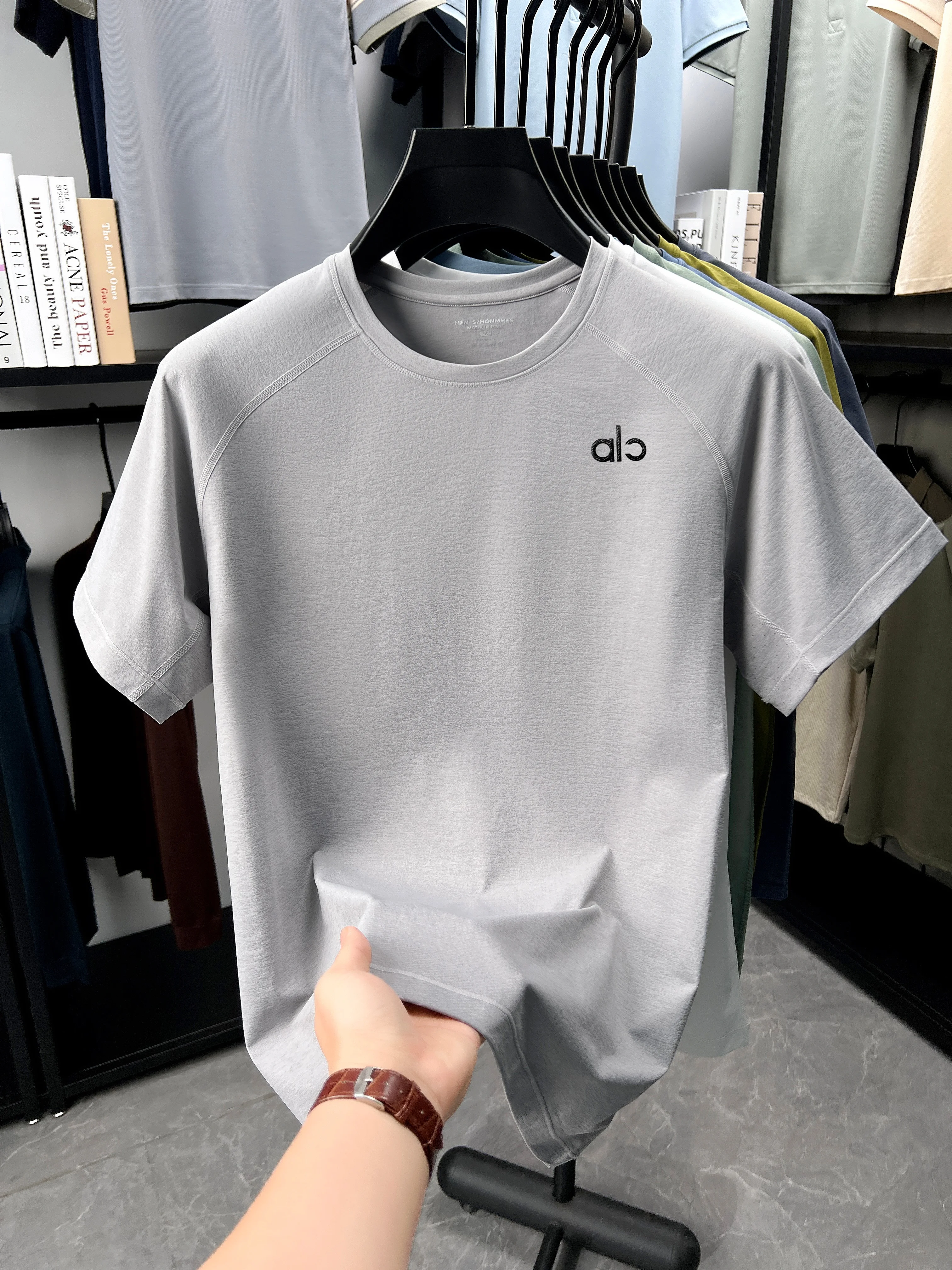 Sommermode-Marken-T-Shirt mit Rundhalsausschnitt und kurzen Ärmeln für Herren, bequemes und atmungsaktives, vielseitiges Alltags- und Sport-Oberteil – Detail 23