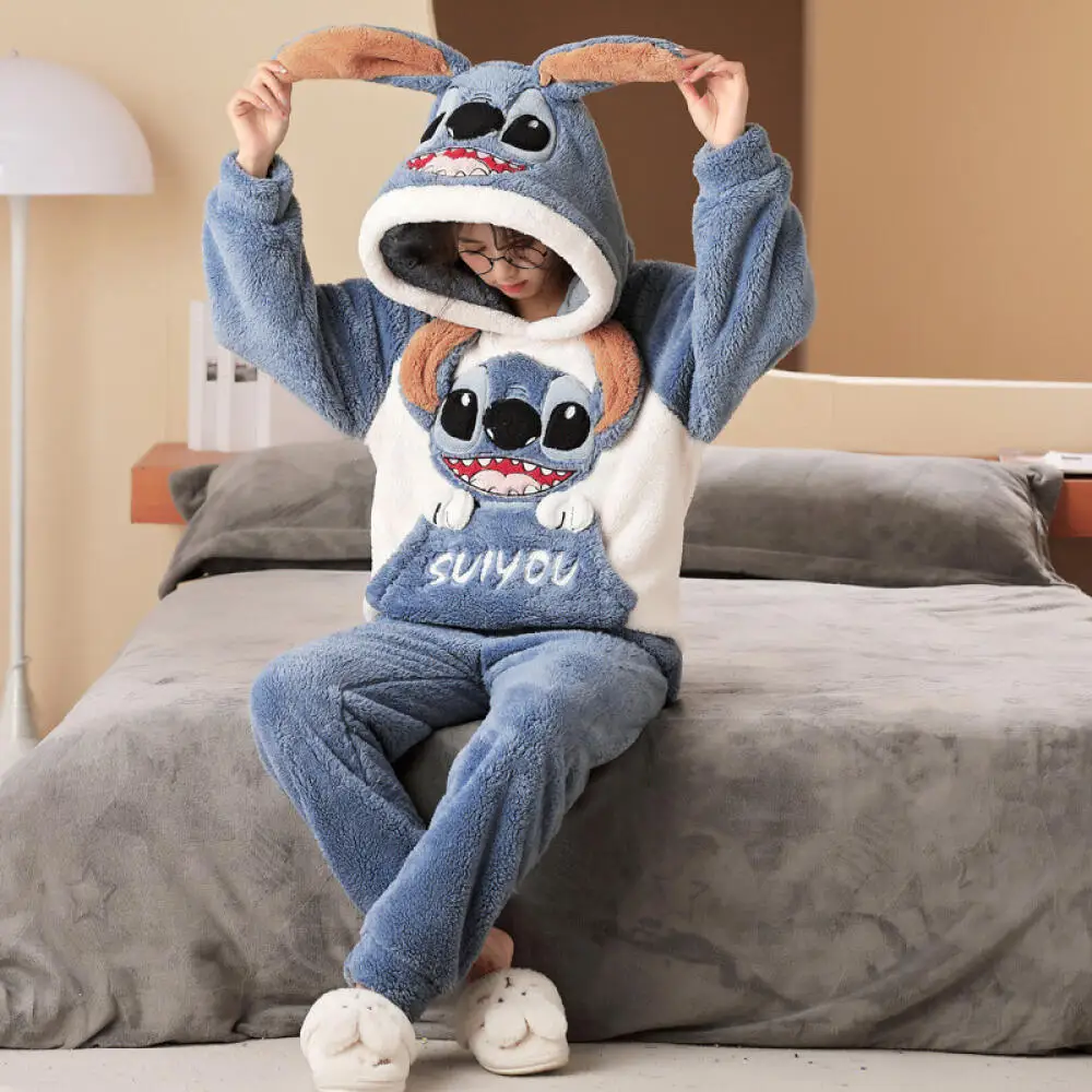 Conjunto de pijamas de invierno con dibujos animados de Disney para parejas, forro polar coral, manga larga, con capucha, franela, ropa de casa gruesa y cálida para hombre y mujer