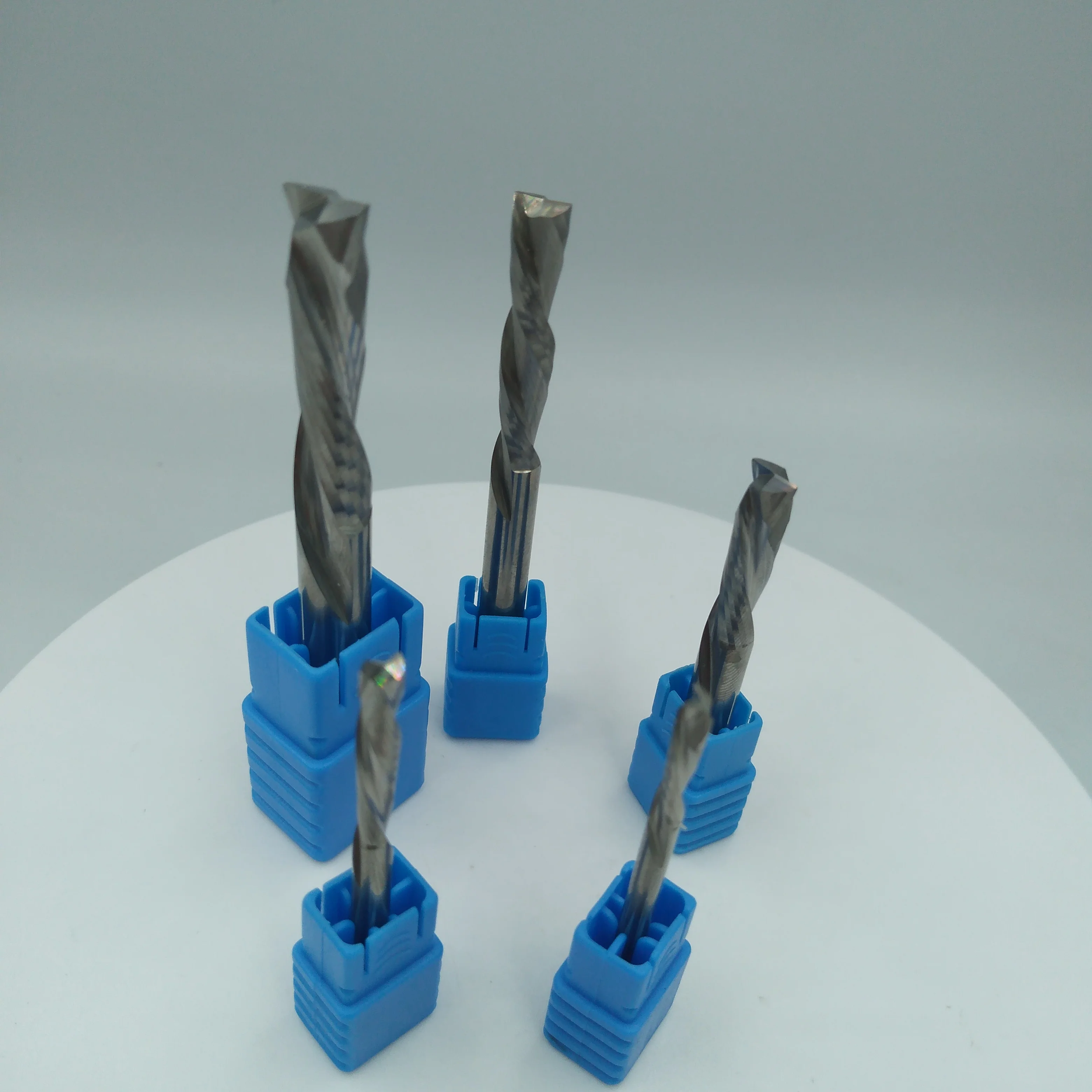 Jerray-3.175mm(1/8 بوصة) ، 4 مللي متر ، 6 مللي متر ، 6.35 مللي متر (1/4 بوصة) ، 8 مللي متر كربيد صعودا وهبوطا نهاية مطحنة ، نك طحن بت التوجيه للخشب ، HRC55 ، 2 الناي ، 10 مللي متر