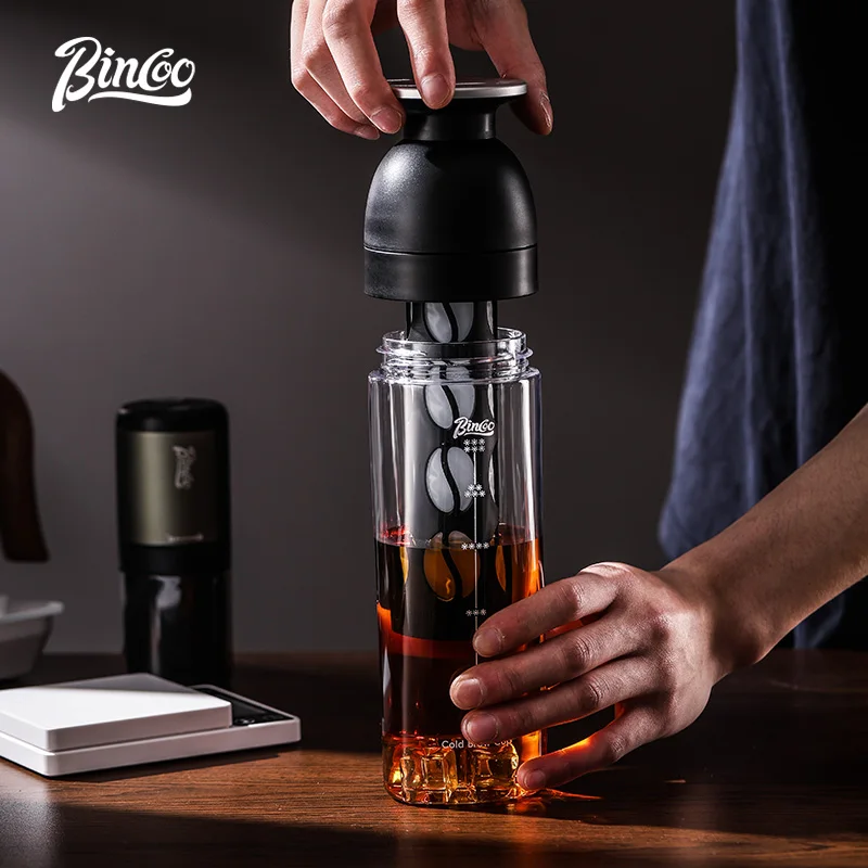 Bincoo 600 مللي ماكينة صنع القهوة المثلجة المحمولة المحكمة الغلق مع فلتر القهوة القابل للإزالة وأدوات القهوة وإبريق الشاي