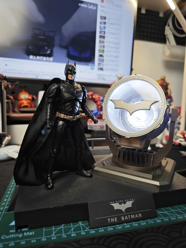 

Marvel Batman Genuine Dark Knight Figure Standard Edition Deluxe Edition With Searchlight 1/12 Assembling Model Collect Gifts