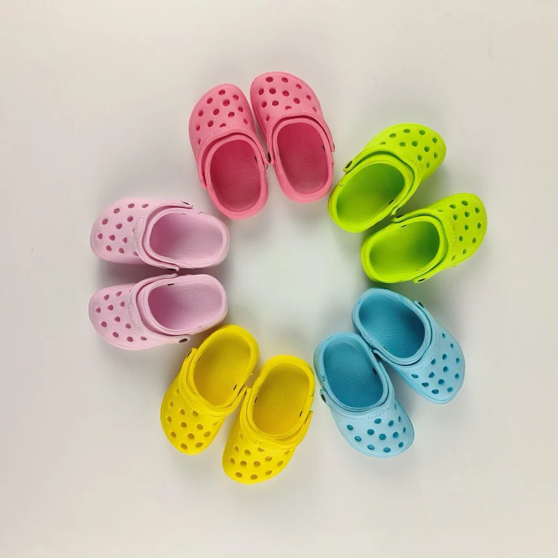 2PCS/Pair Small Cute 3D Mini Sandal Slipper Plastic Lovely Beach Shoes kawaii Hole Pet Shoe Keychain Bag Toy 8cm doll shoes