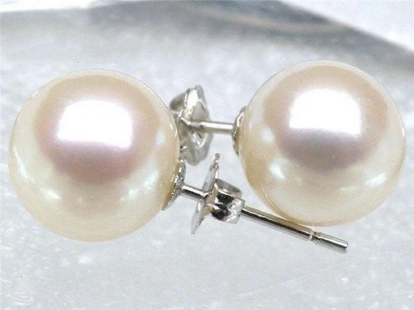 

Natural Pearl AAAA 9-10mm 10-11mm Japanese Round Pearl 14K White Gold Earrings-