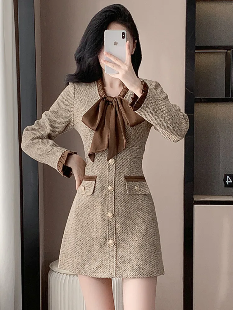 

High Quality Fashion Small Fragrant Tweed Bow Short Dress For Women France Fall Winter Ruffles Trim Long Sleeve Buttons Dress