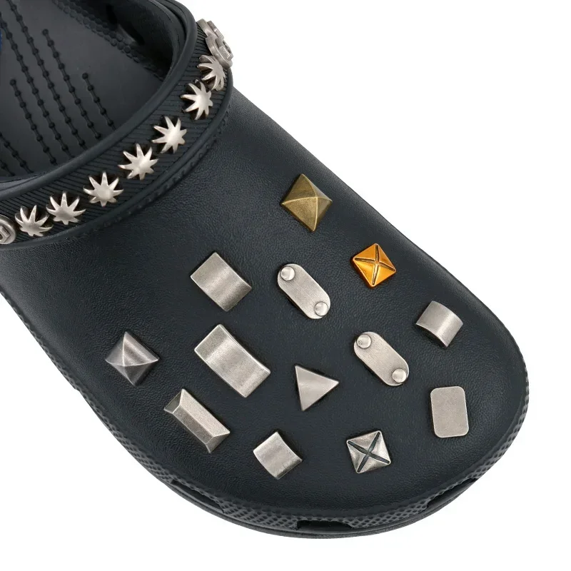 金属製の取り外し可能なハロウィーンのピン,銀色,チャーム,靴のアクセサリー,DIYリベット,靴の装飾,W-6, 1個