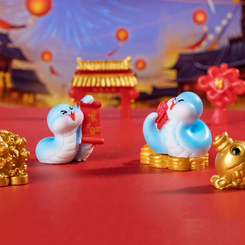 1Set 2025 Anno Del Serpente Mini Ornamento Fortuna Zodiaco Serpente Figurine Micro Paesaggio Interni Auto Decorazione del Desktop di Casa