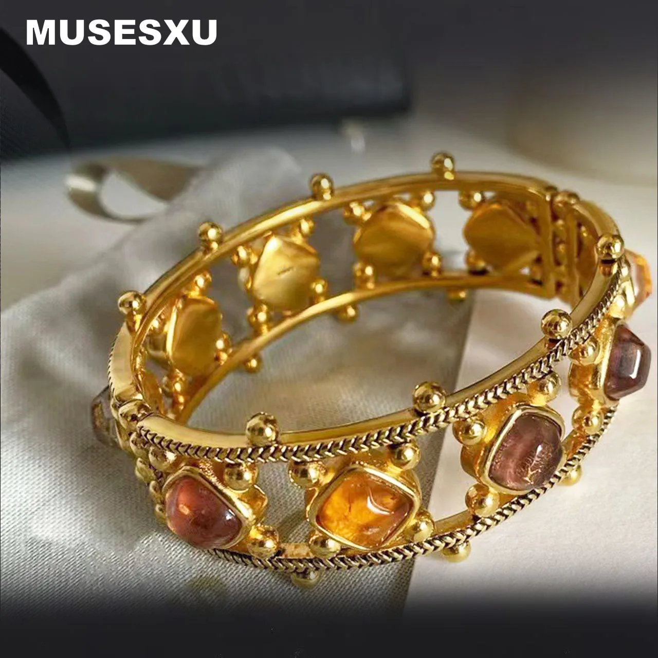 

Jewelry & Accessories Retro Luxury Style High Quality Inlaid Natural Amber & Cat Eye Stone Hollow Bracelet For Women's Gifts