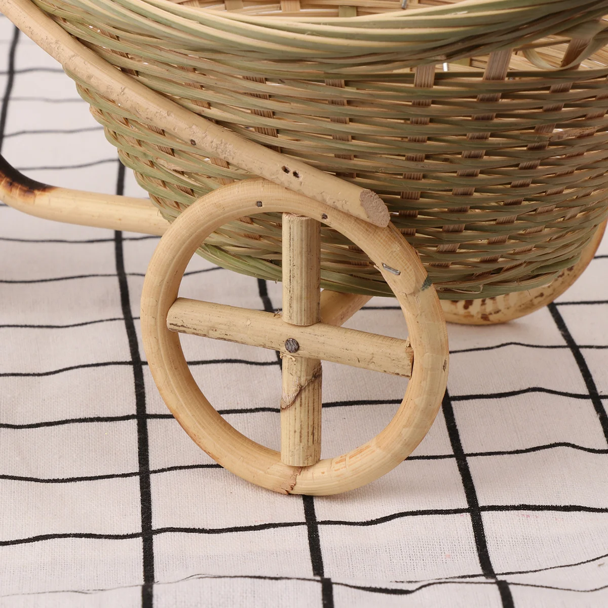 

1Pcs Bamboo Woven Storage Basket Handcrafted Tricycle Shape Food Serving Holder Eco Container Kitchen