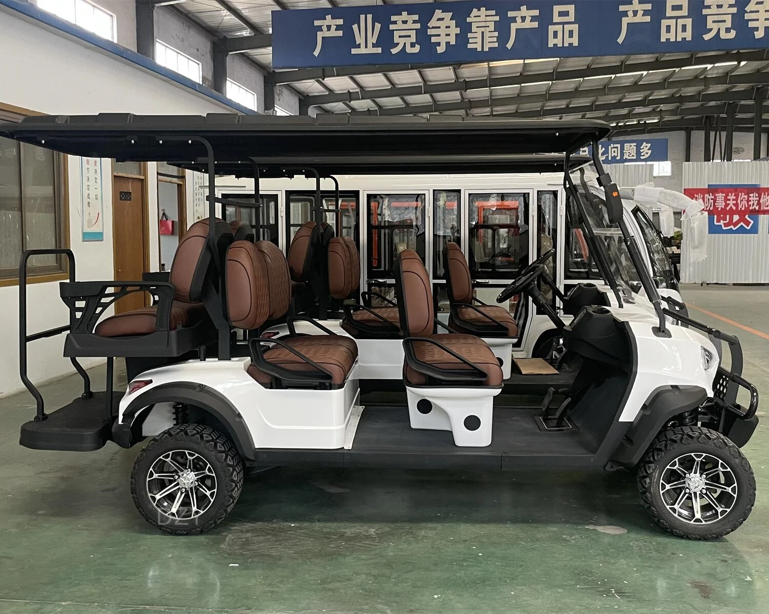 2024 6 passenger approved airport electric vehicle cargo low price 4+2 seat club car golf cart