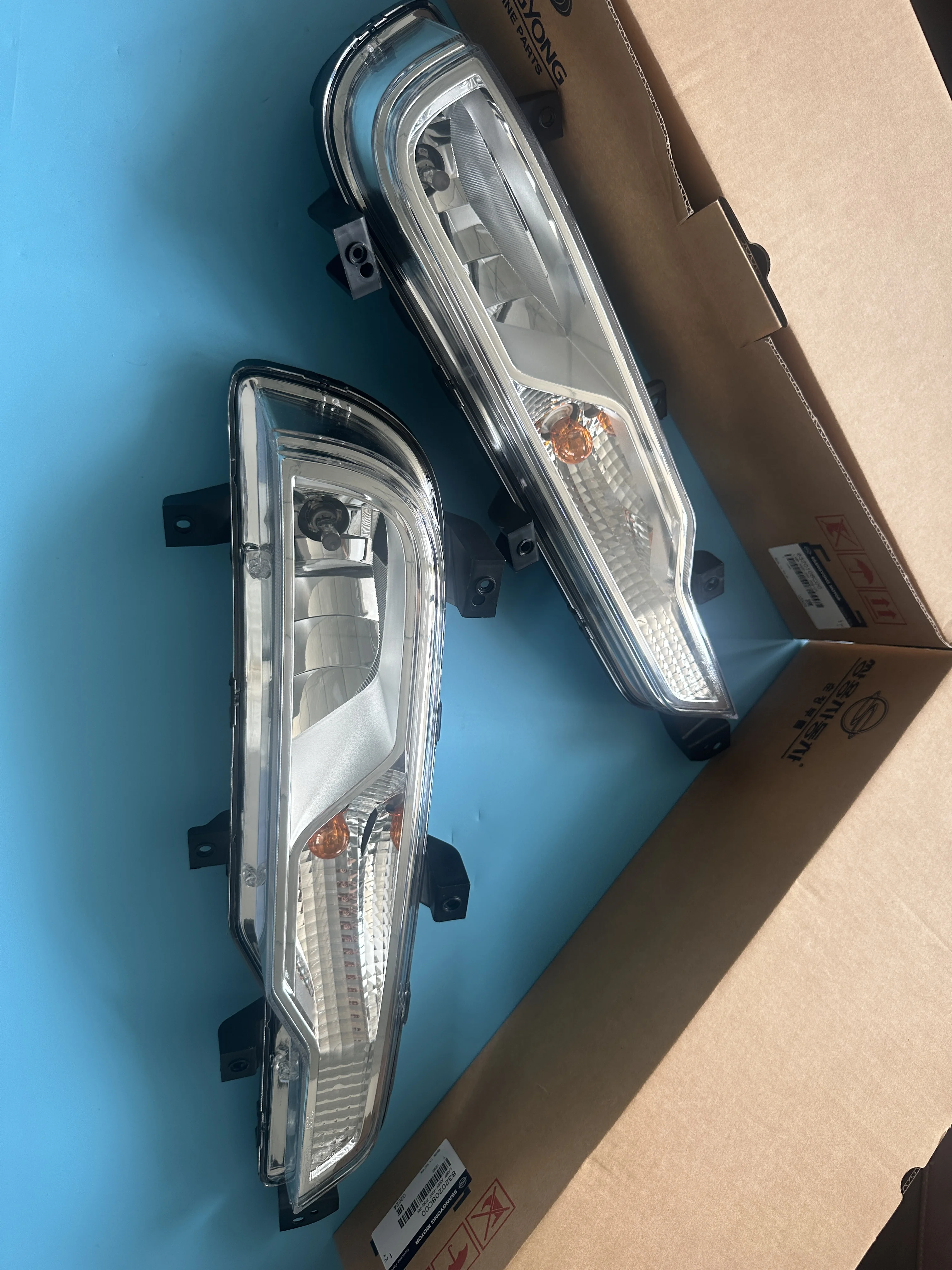 

Genuine Front Fog Head Lamp Assy LH 8320108C00 RH 8320208C00 For Ssangyong Rexton