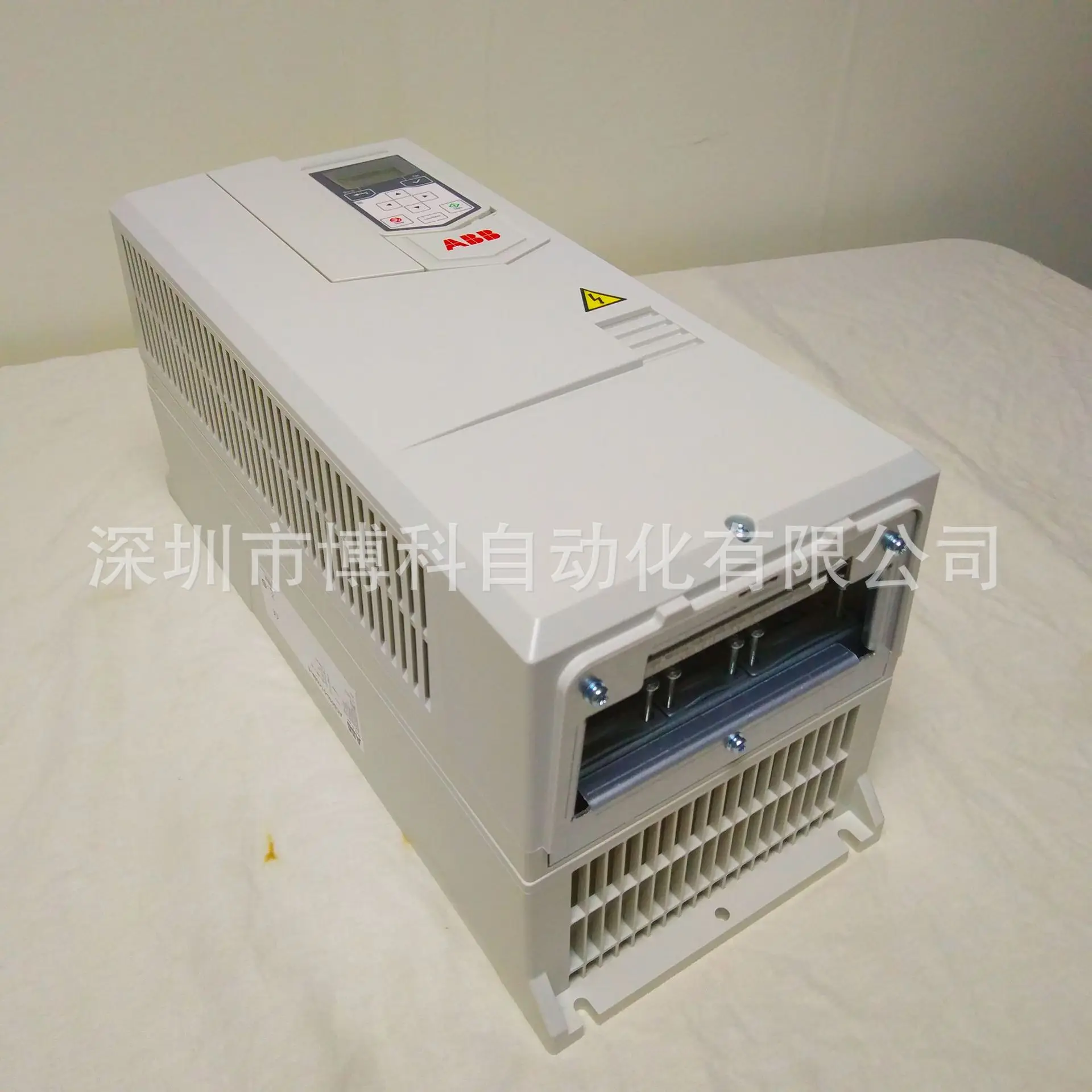 2025 ABB العاكس ACS530-7.5KW ACS530-01-017A-4/ACS530-01-018A-4 متوفر #4