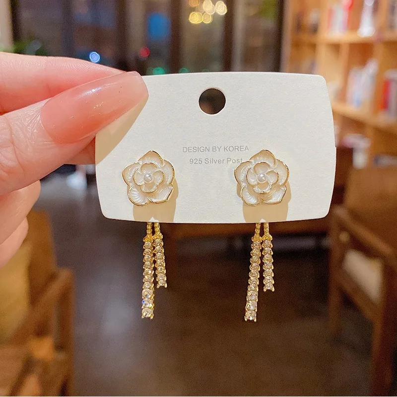 New Women's Ear Accessories Without Ear Hole Advanced Mountain Tea Flower Ear Clip with a Simple and Luxurious Temperament QY029