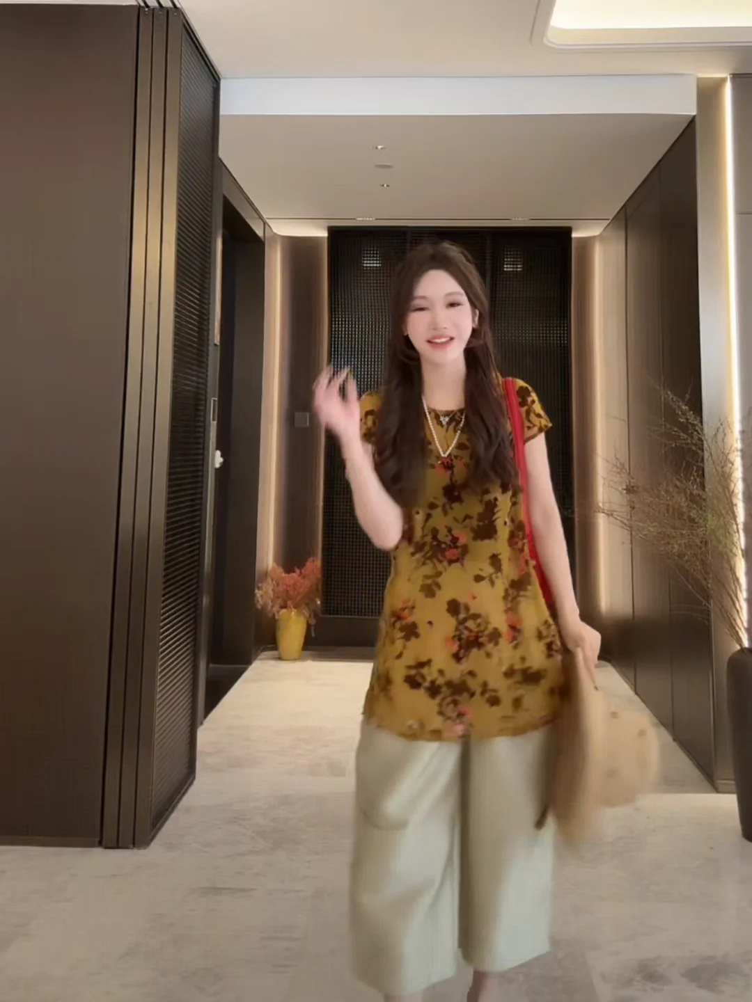 

Летняя повседневная универсальная футболка JinRui из китайского бархата с мелким цветочным узором, дышащая, тонкая, с круглым вырезом, для коррекции фигуры, с эффектом омоложения