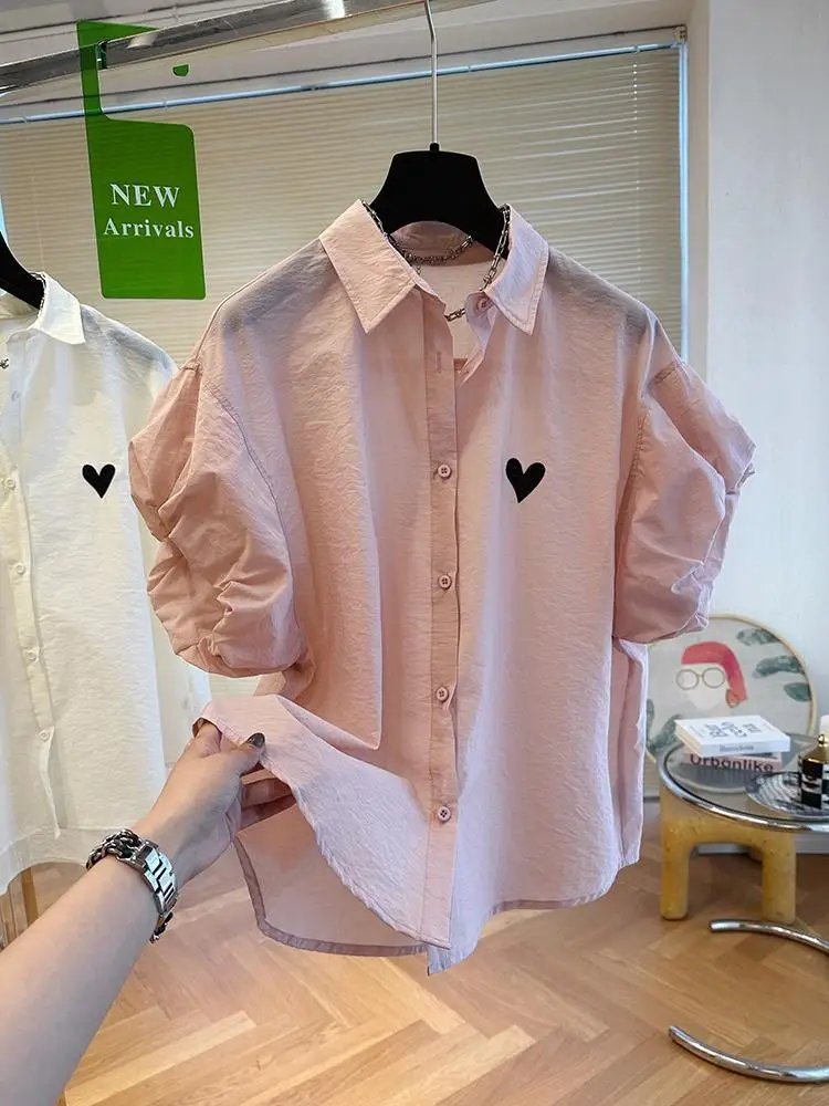 2024 Niche Design Retro Heart Embroidered Short Sleeved Shirt Women Summer New Loose Casual Blouse Puff Sleeve Tops