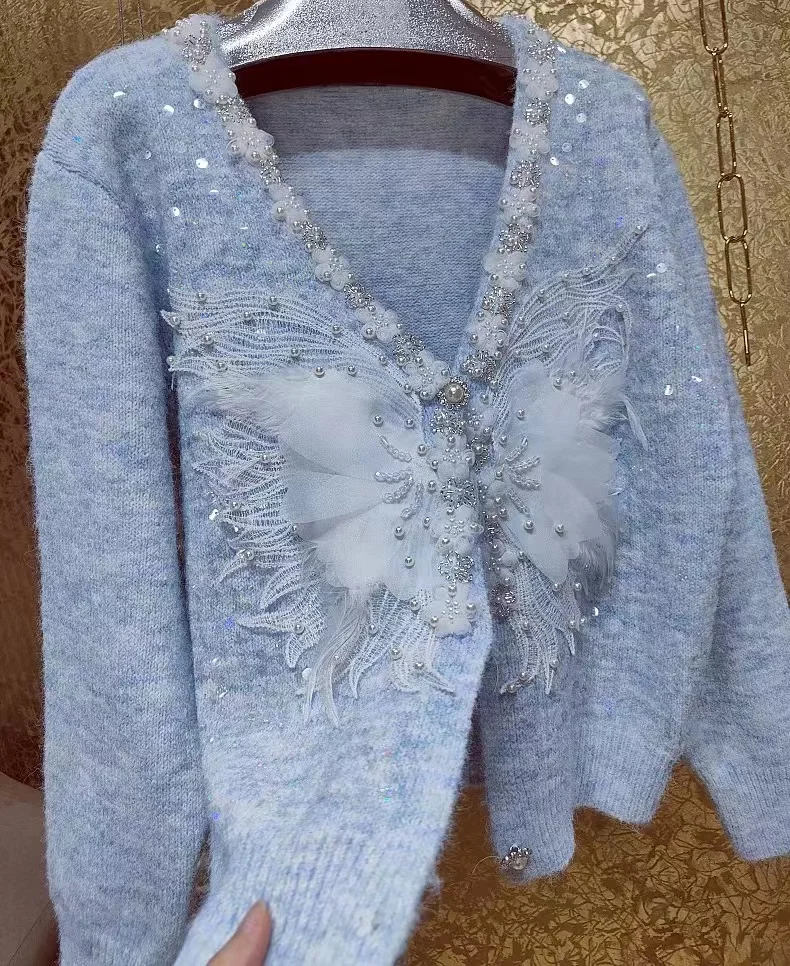 Luxury Genuine Feather 3D Butterfly Pearls Beaded Stitch maglieria Cashmere Cardigan Coat per capispalla da donna maglione 2024