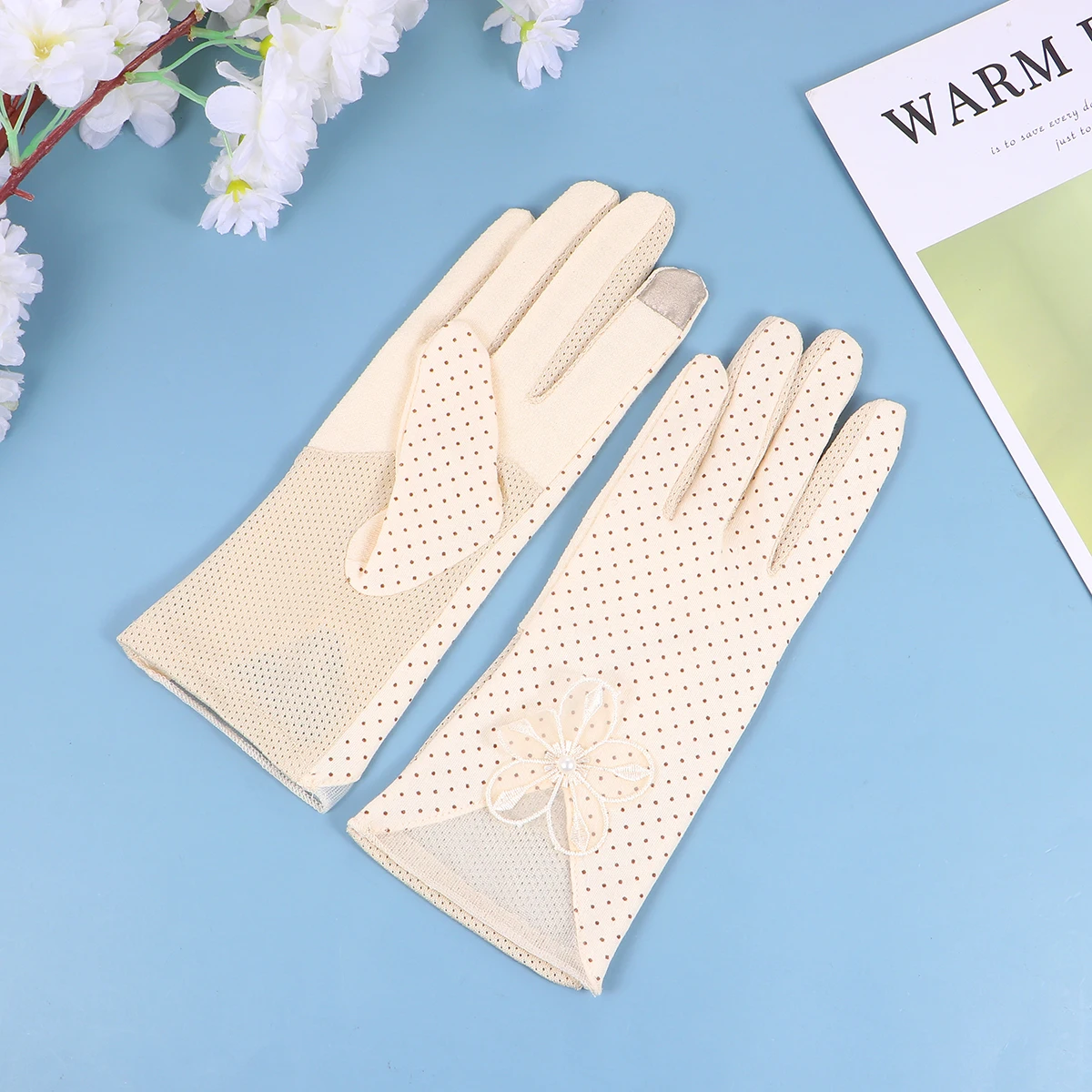 

1 Pair Lightweight Lace Gloves Elegant Sunscreen Gloves Perfect for Costume Parties and Special Occasions
