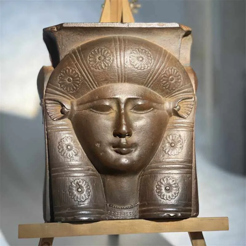 Replica of ancient Egyptian mythology Hathor face ornament European style desk ornament