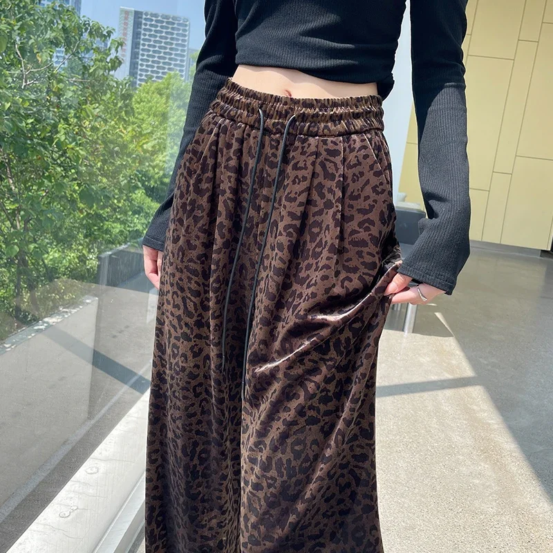 Velvet leopard print pants for women in autumn 2024, thickened French retro high waisted slim fit wide leg pants