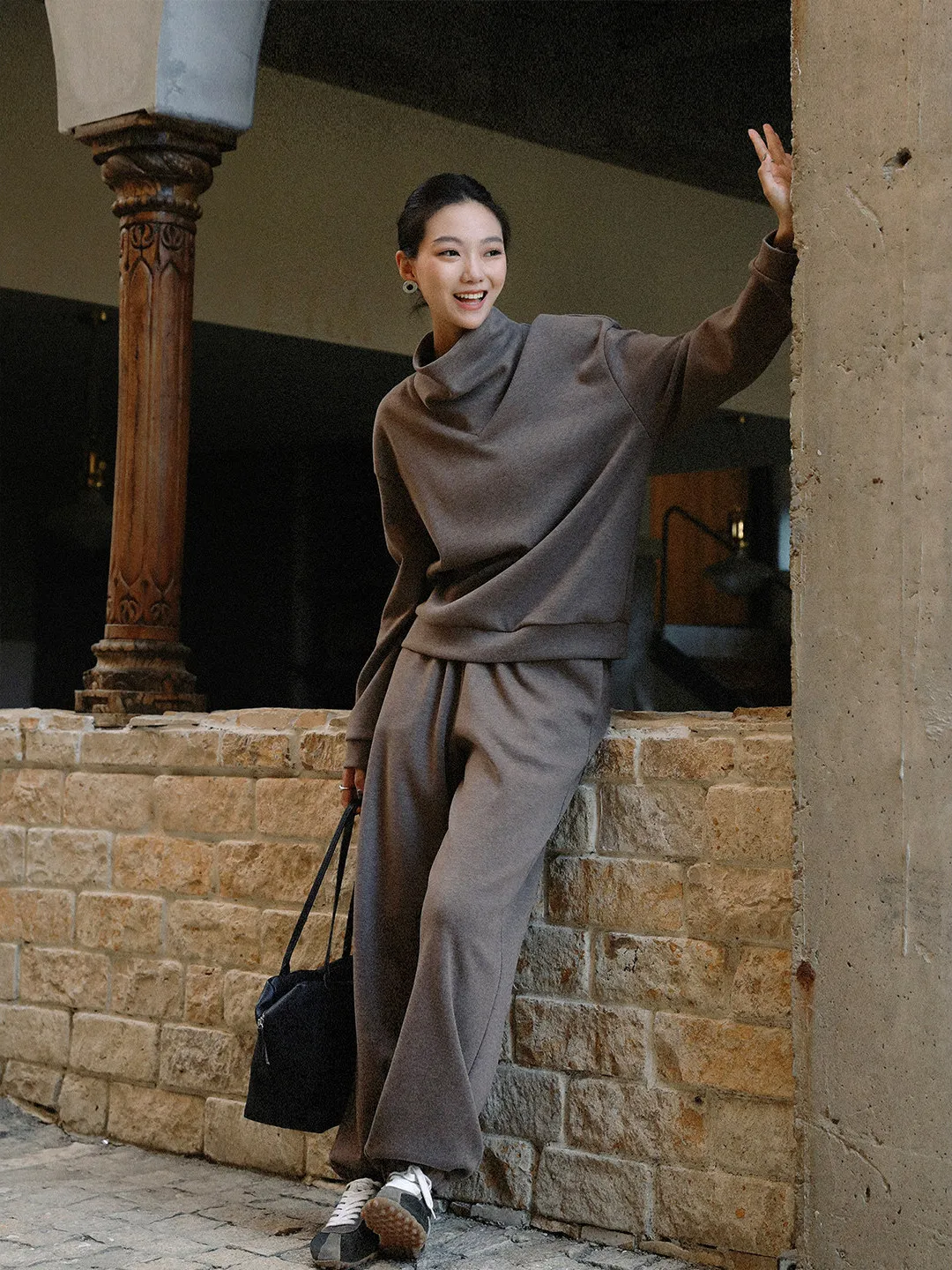 

Женская утепленная толстовка с высоким воротником и длинным рукавом, новая зимняя модель, теплая базовая одежда, легко сочетается со всем.