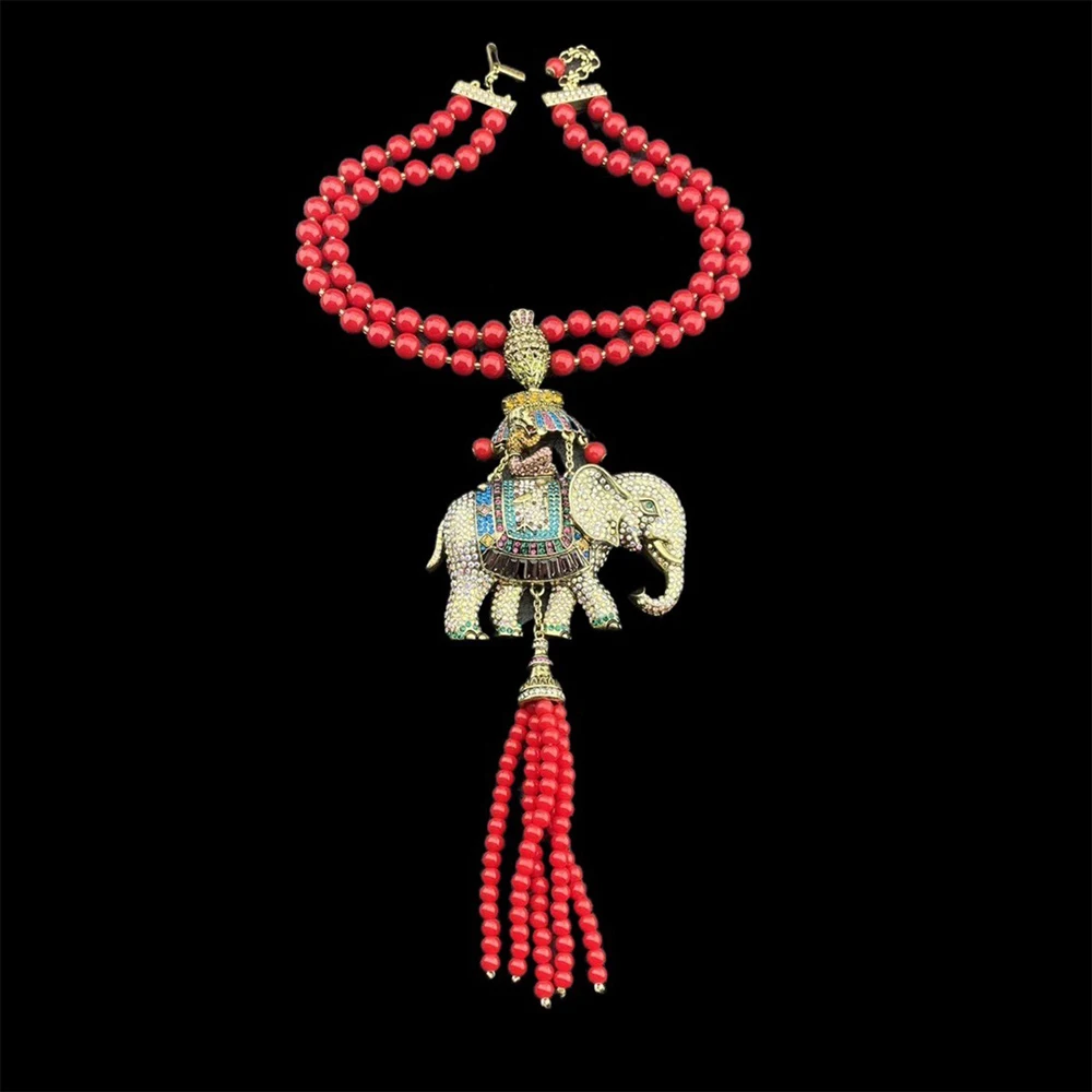 Vintage Temperament with rhinestone Elephant pendant Glass necklaces for women‘s girl friends gift party  Jewelry Accessories