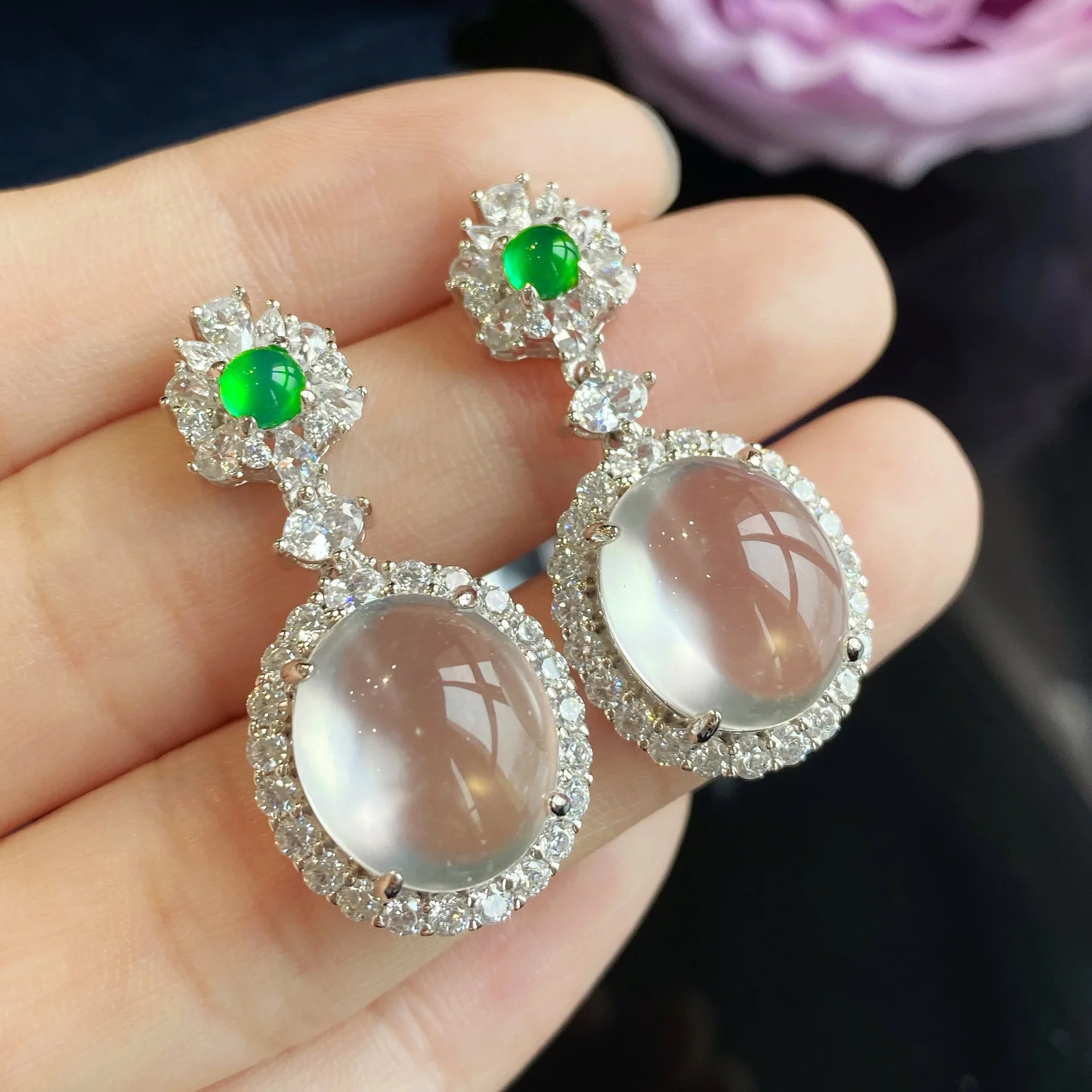 

Xiqi Jewelry Transparent Grey Agate Oval Versatile Earrings with Female Style Earrings