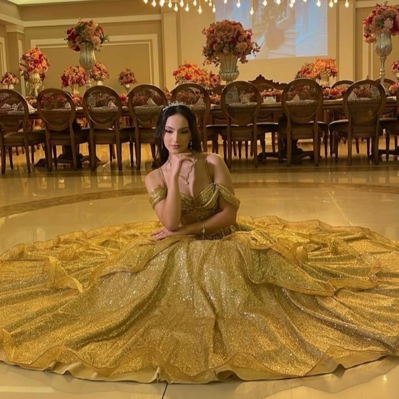 

Customized Shiny golden Quinceanera Dresses Off the Shoulder glitter Lace layering Long tail Vestido 15 Quinceanera