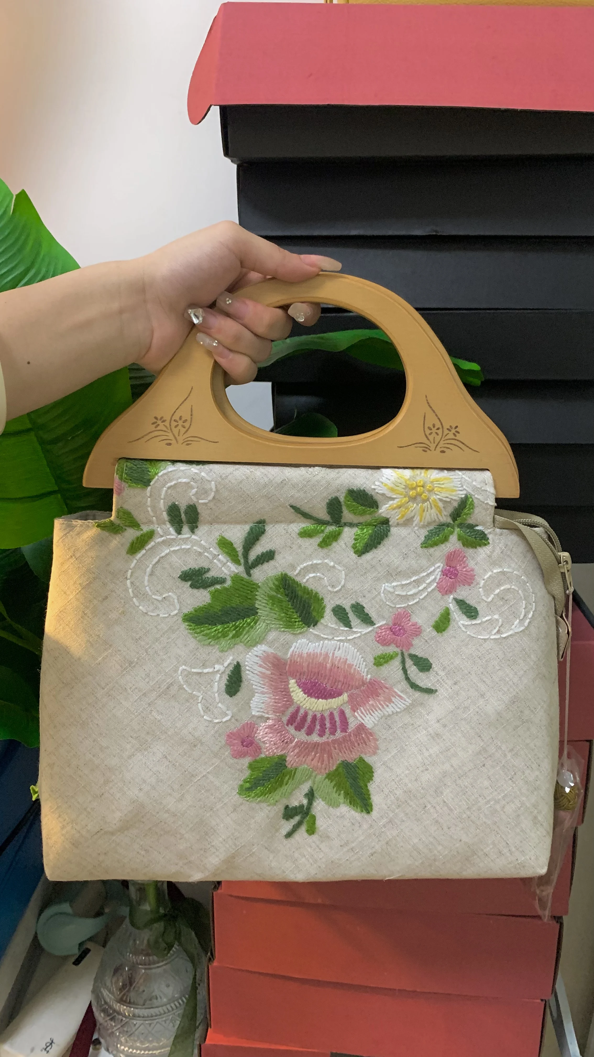 Lost in Vintage Floral and Leaf Embroidered Clutch Bag Natural Wood Handle Cotton Fabric Boho Wedding Bridal Purse Crossbody Bag