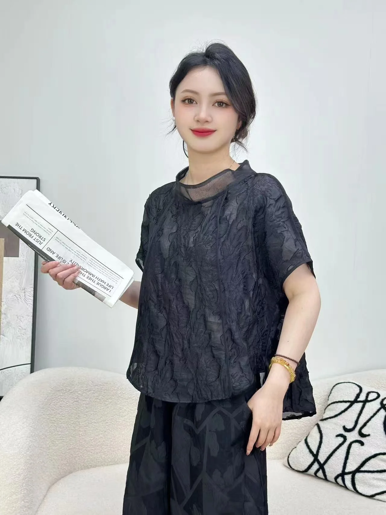 

Summer New plus Size Silk Embroidered Thin ort Sve Top for Mom Faion Slimming Korean Sle Women's Clothing