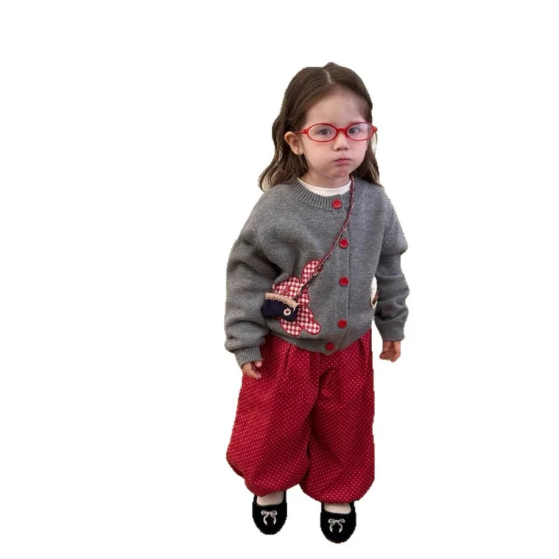 

Детский осенний кардиган для девочек: новый вязаный жакет с мультяшными нашивками, однобортный