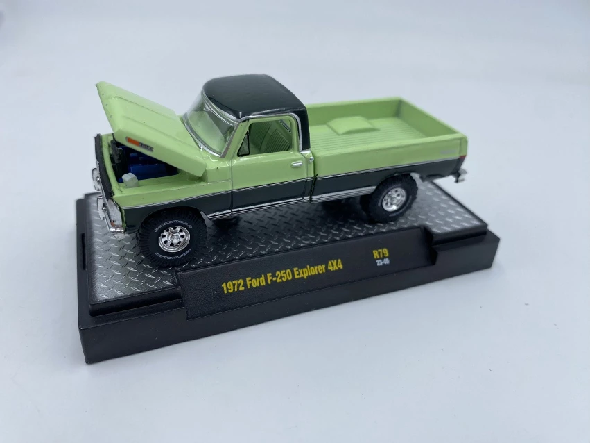 M2 Machines 1:64 1972 for Ford  F-250 explorer 4x4 Diecast Model Car Kids Toys Gift