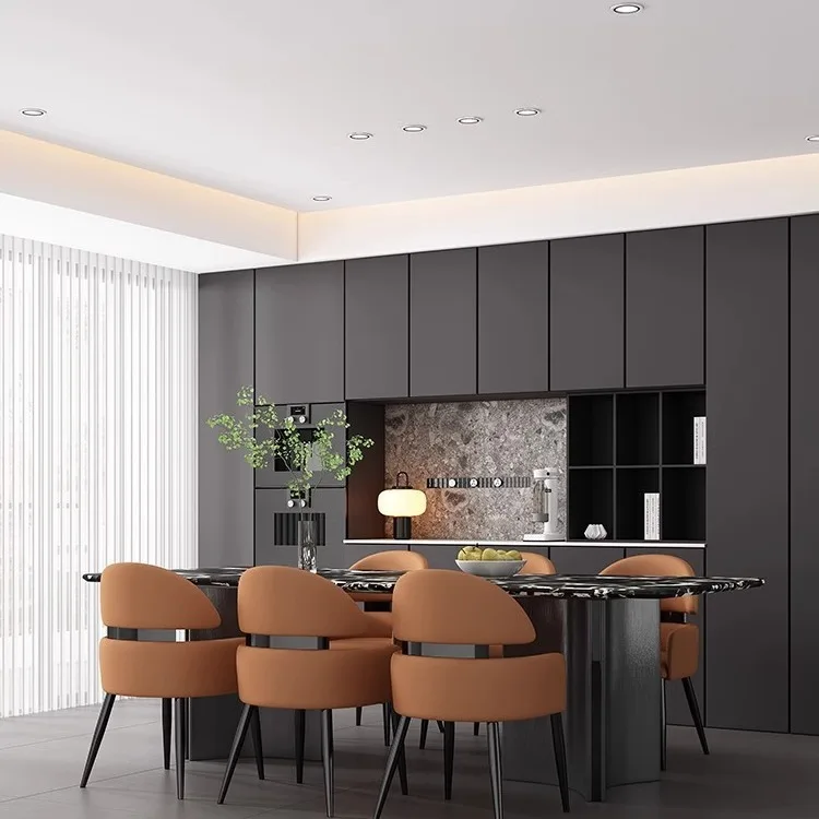 Chaise arrière de table à manger