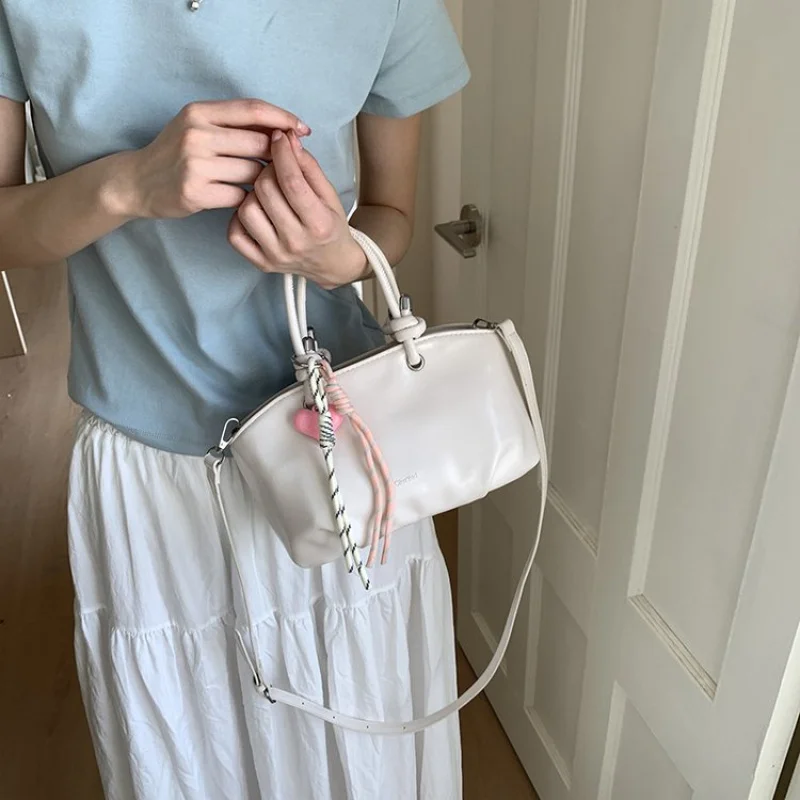 

Famous Designer Leather Women's Shoulder Bag Luxury Brand Trendy Classic Elegant Commuter Daily Bag