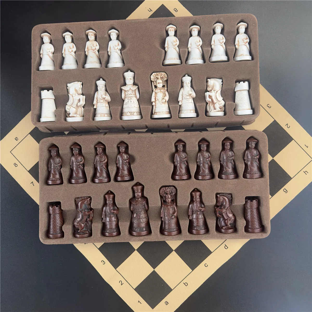 Antique Chess Large 3D Character Modeling Qing Soldier Resin Chess Pieces Leather Chessboard Entertainment Box40*19cm/15.7*7.5in