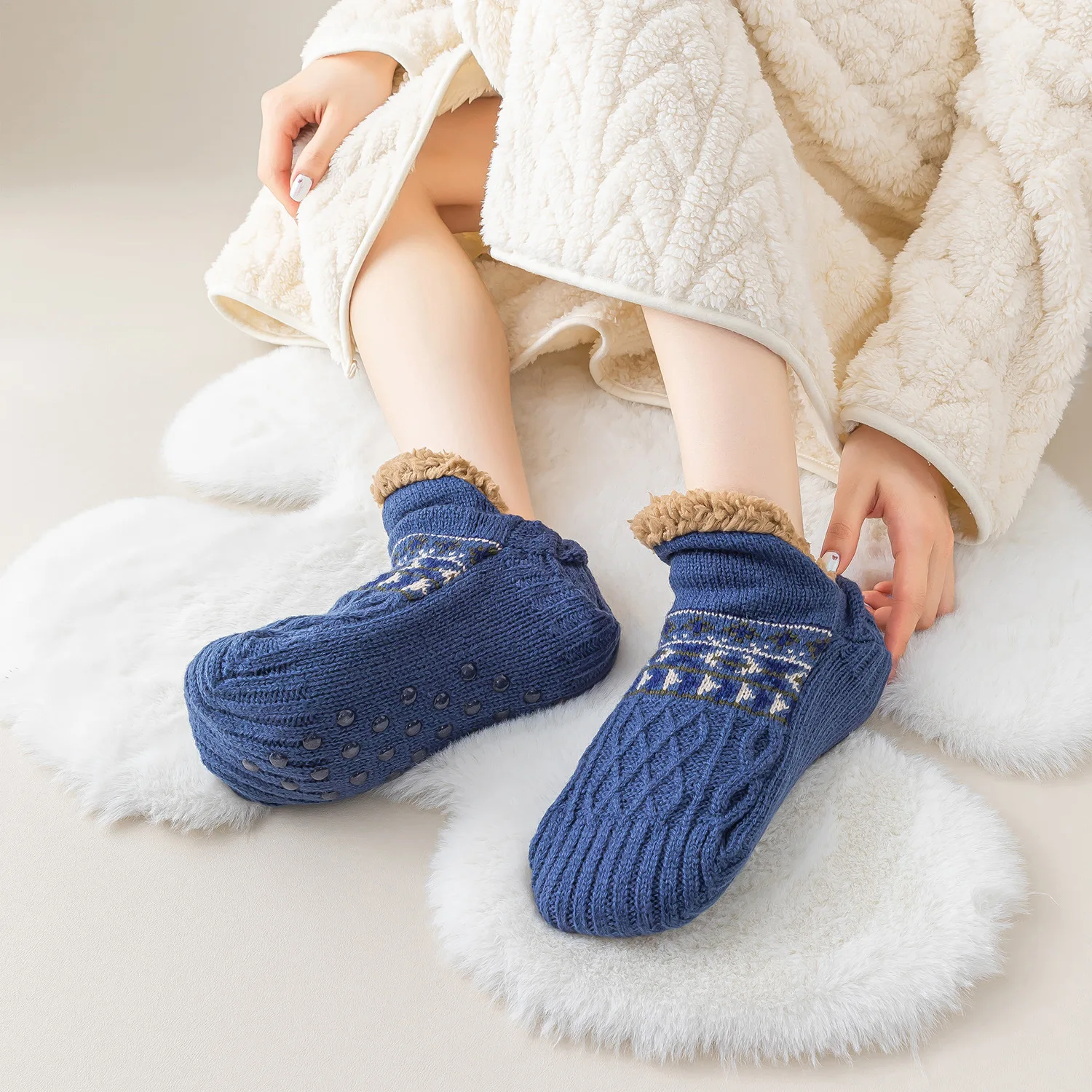 

Non-Slip Grip Sock Slipper Indoor Floor Fleece Warmth Winter Women Boat Home anti Shoe extra-thick Short Stockings B8W104