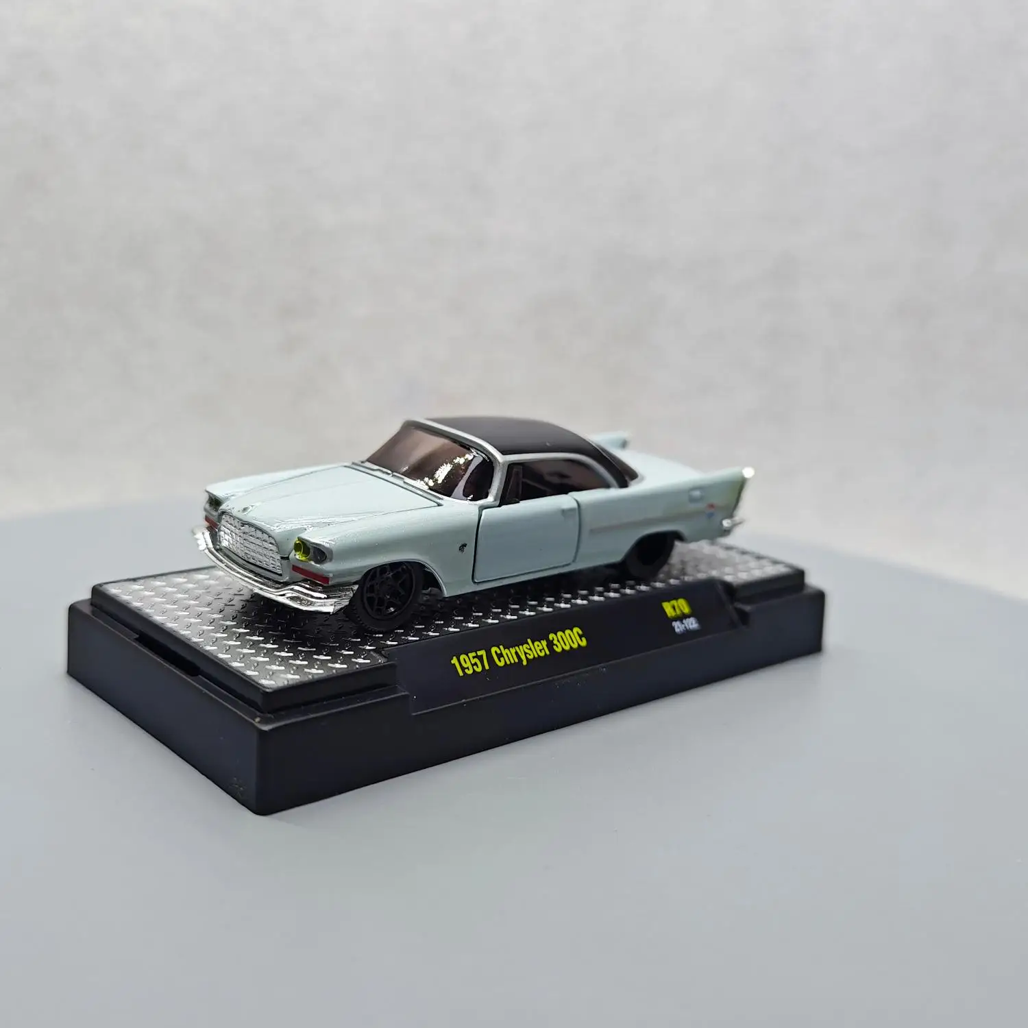 M2 Machines 1/64 1957 300C R70 SkyBlue Die-cast Alloy Car Model Collection Display Toy Gift