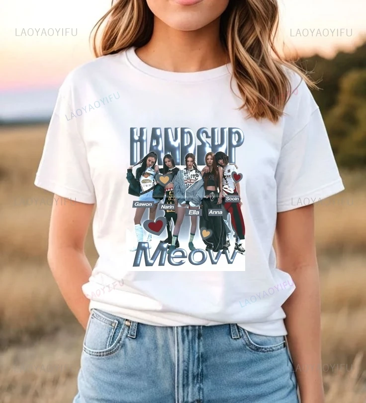 تي شيرت عصري مطبوع عليه ملصق كلاسيكي للفتيات الكوريات الجنوبي مجموعة الغناء والرقص MEOVV، تي شيرت نسائي قطني #1