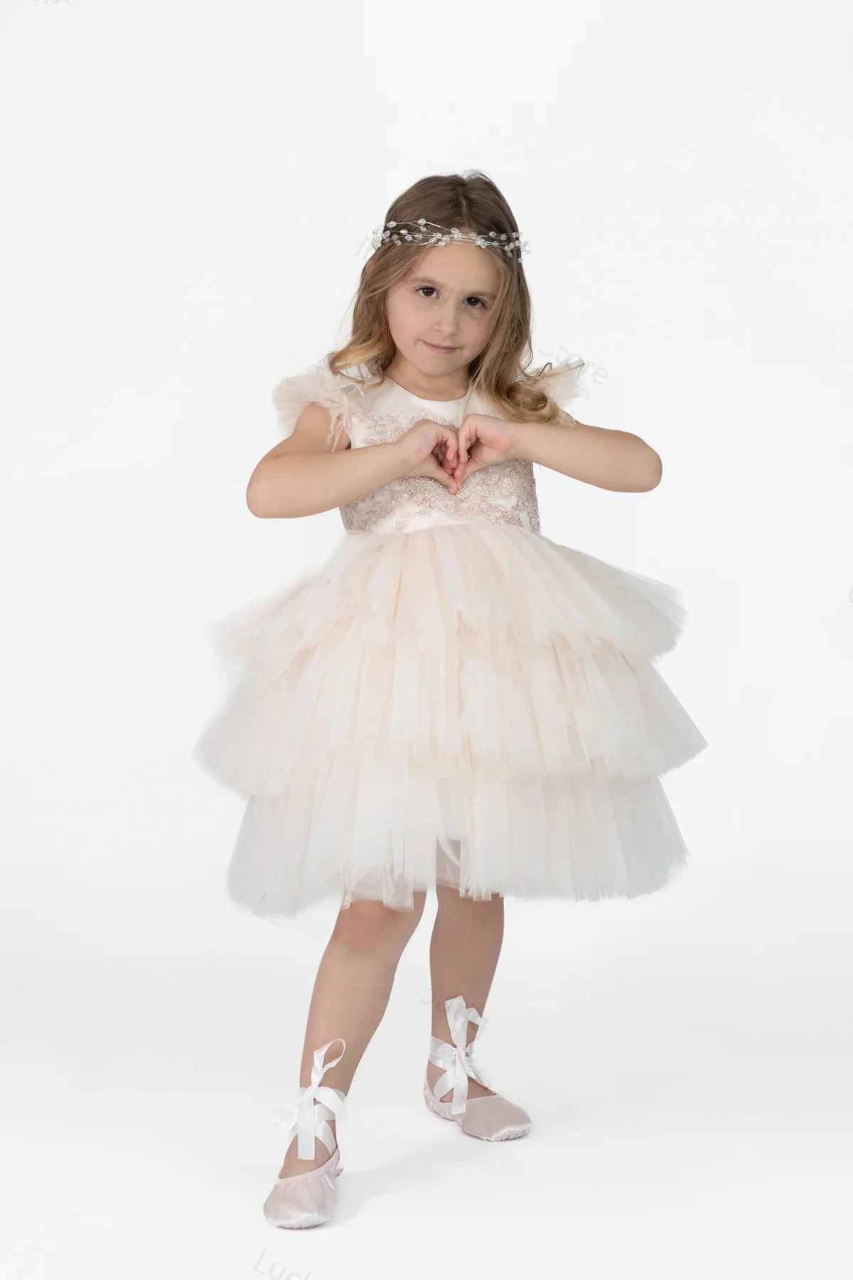 Light Champagne Flower Girl Dress For Wedding Puffy Tiered Feathers Knee Length With Bow Kids Birthday First Communion Ball Gown