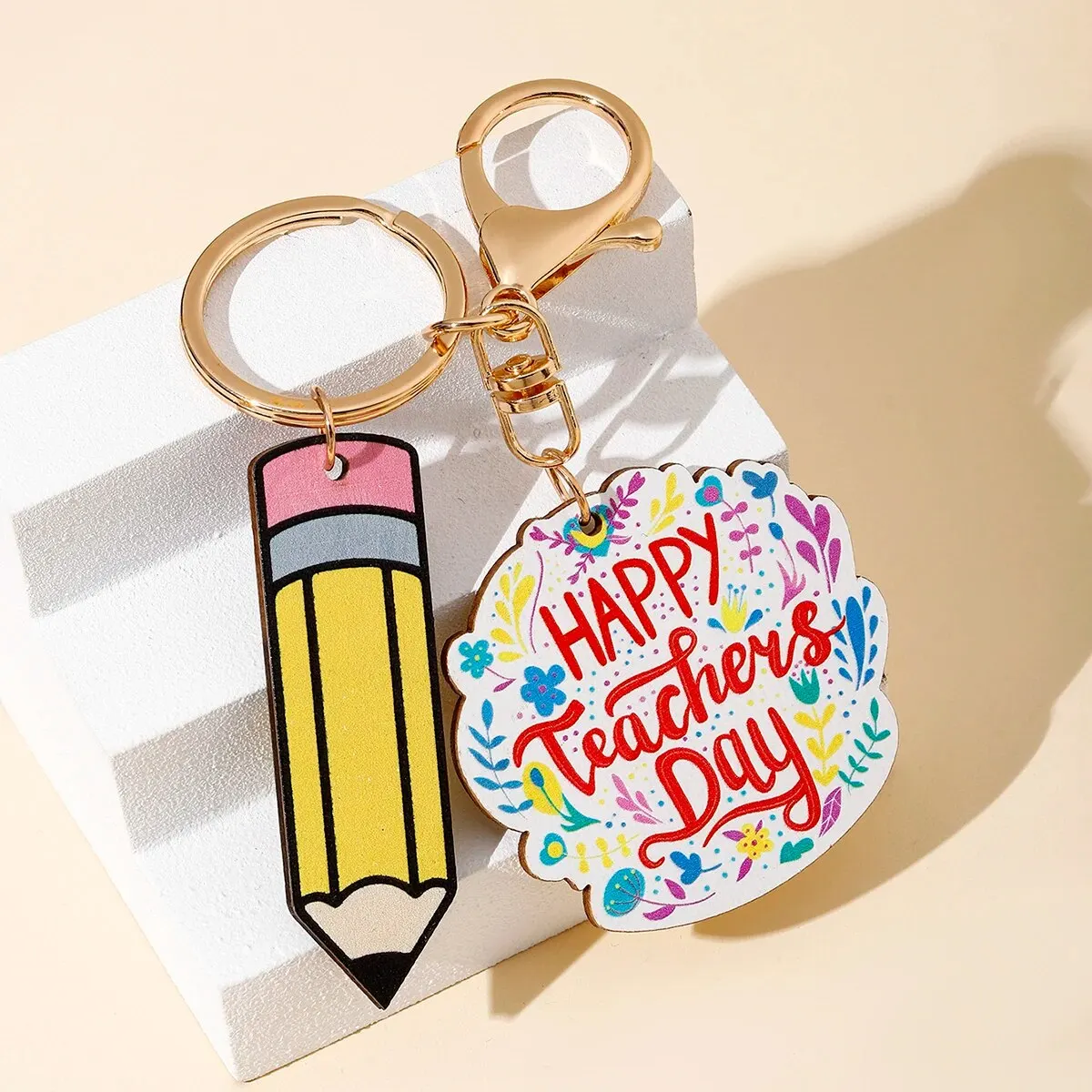 1Pc Fashion Personalized Creativity Teacher Keychain Rainbow Colorful Geometric Shape Pen Shape Teacher Wood Brand Keychain Bag