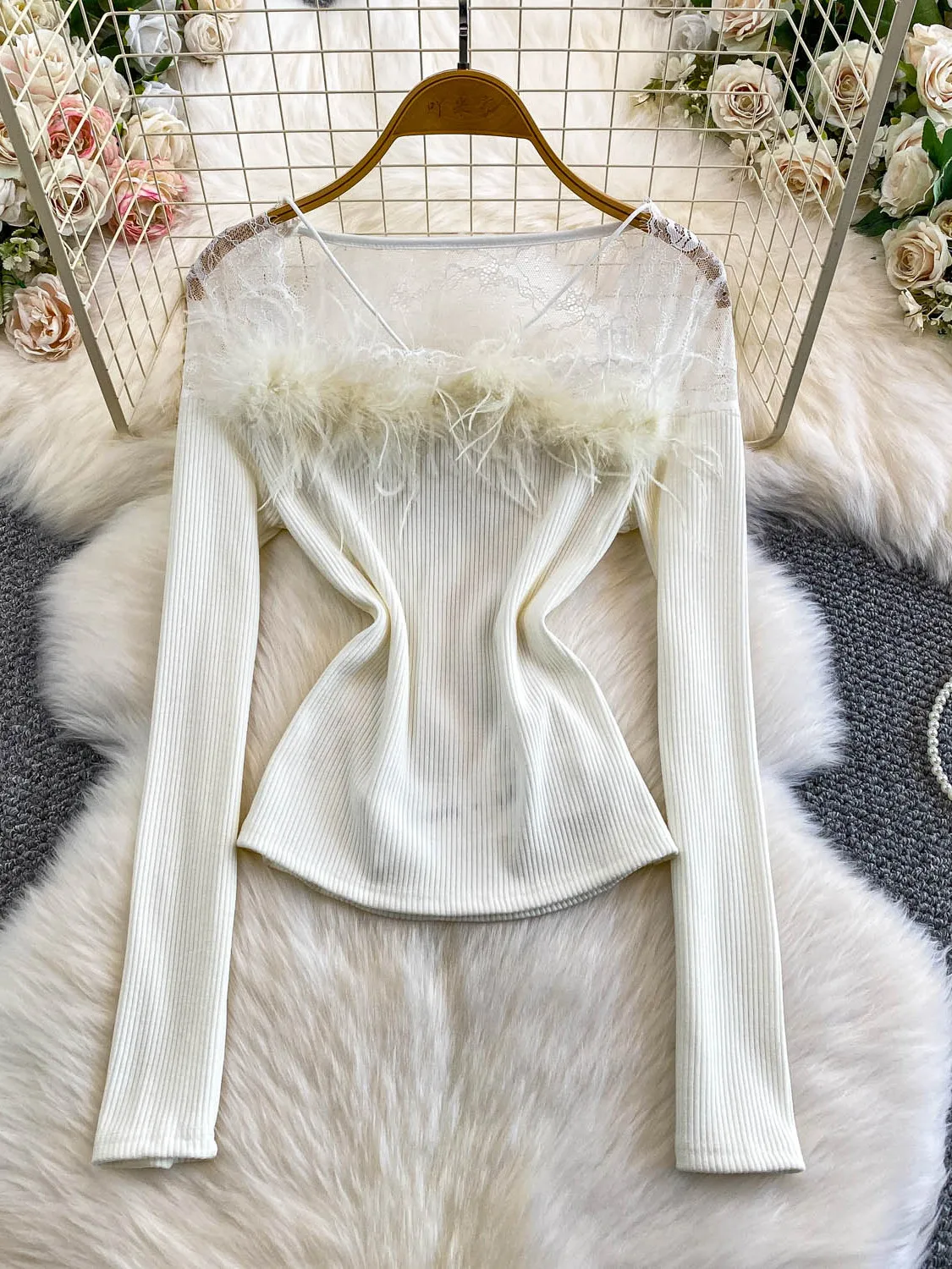

Sexy Lace Feather Patchwork V-Neck Knitted Base Shirt Women's Slim Fit Long Sleeve Mid-Thick Color Daily Wear Top